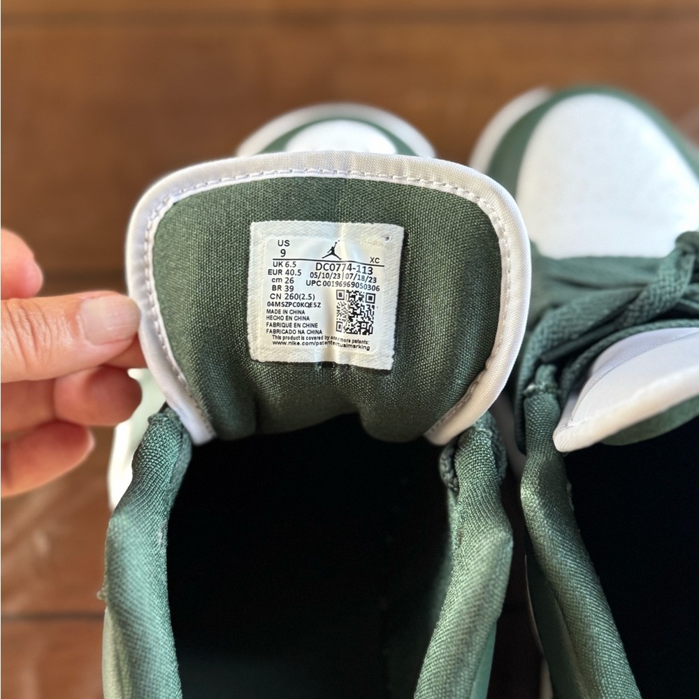 Nike Air Jordan 1 DC0774-113 Low Forest Green White Women Sz 9 Leather Street - Picture 8 of 10